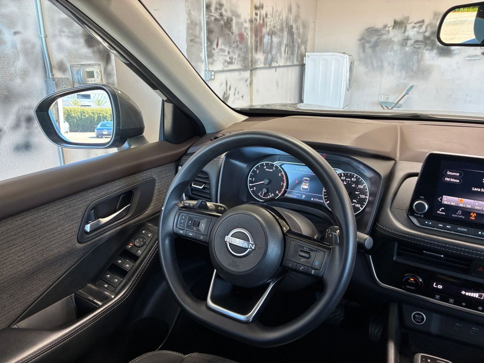 Used 2023 Nissan Rogue SV image 35