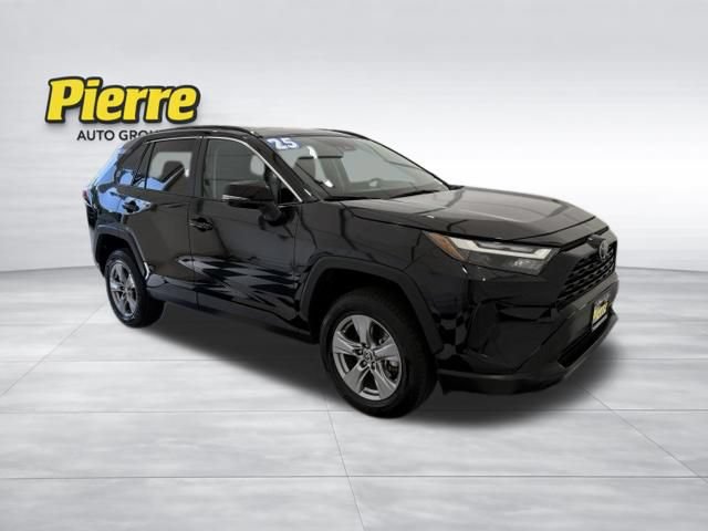 Used 2025 Toyota RAV4 XLE FWD image 6
