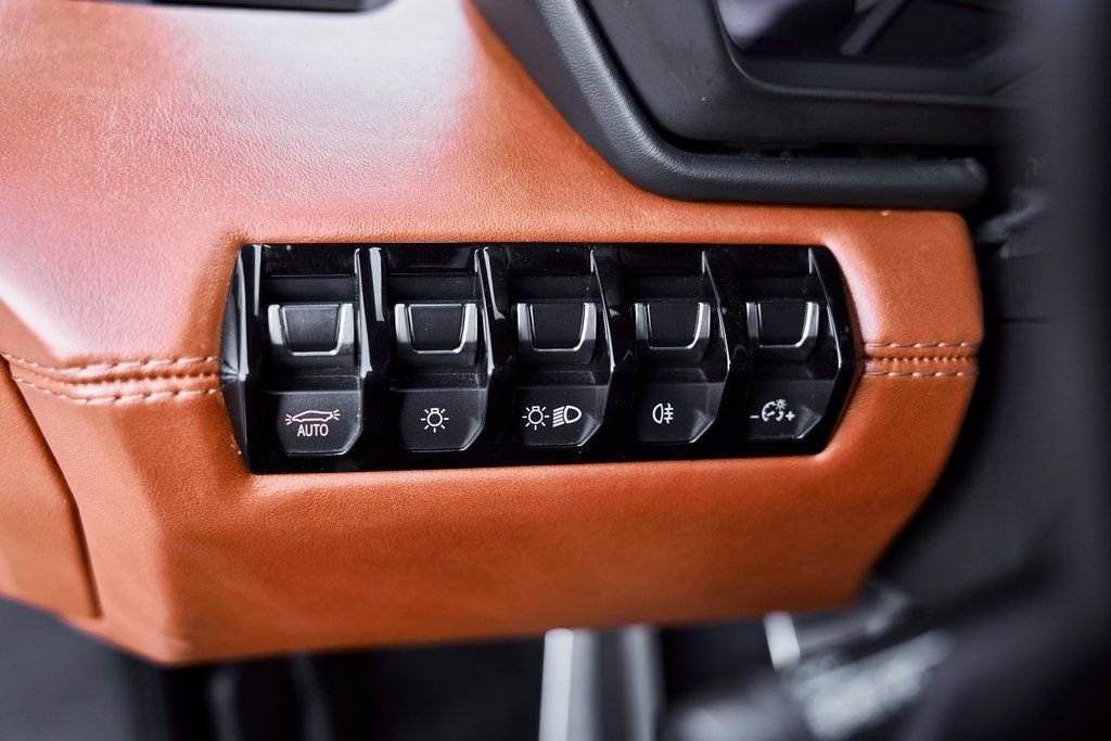 Used 2018 Lamborghini Aventador S image 56