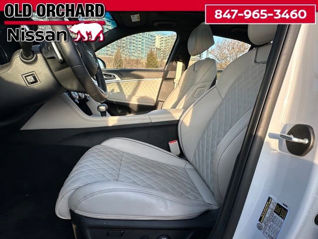 Used 2023 Genesis G70 3.3T w/ Sport Prestige Package image 18