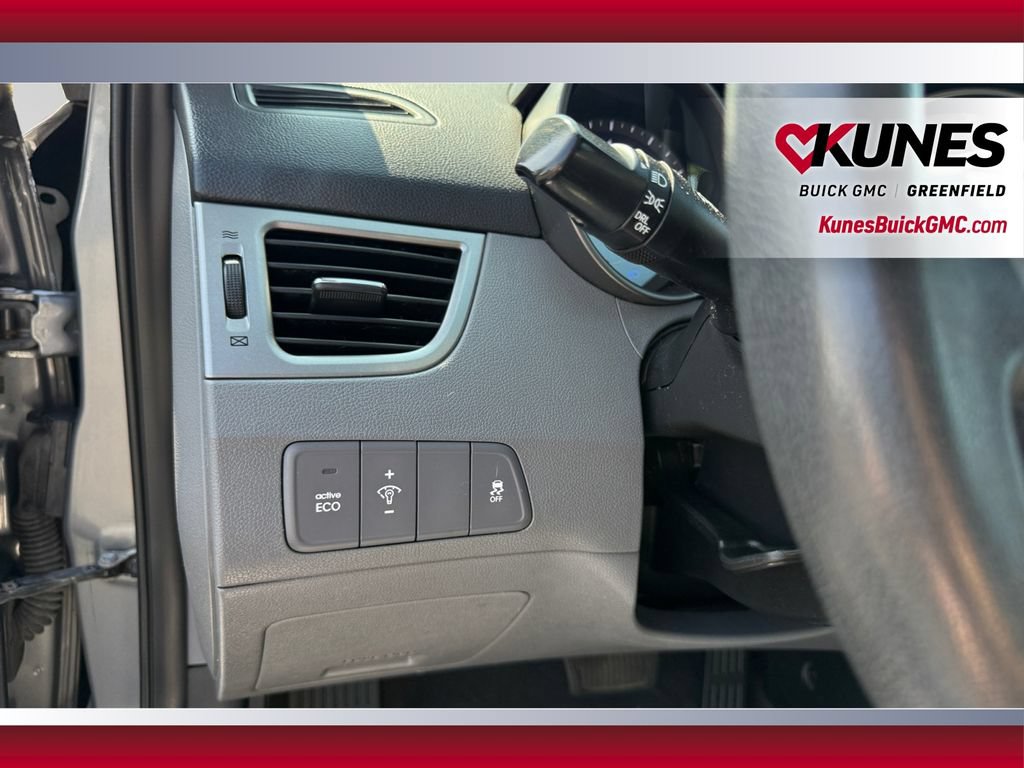 Used 2013 Hyundai Elantra GLS FWD image 23