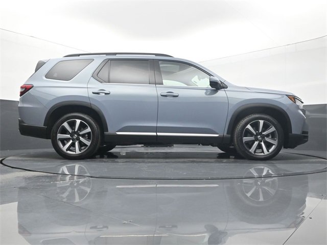 Used 2024 Honda Pilot Touring image 12