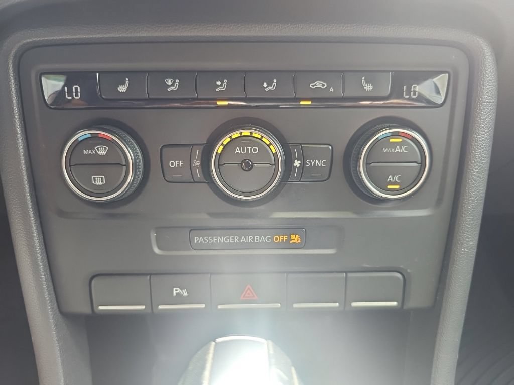 Used 2016 Volkswagen Beetle 1.8T Dune FWD image 20