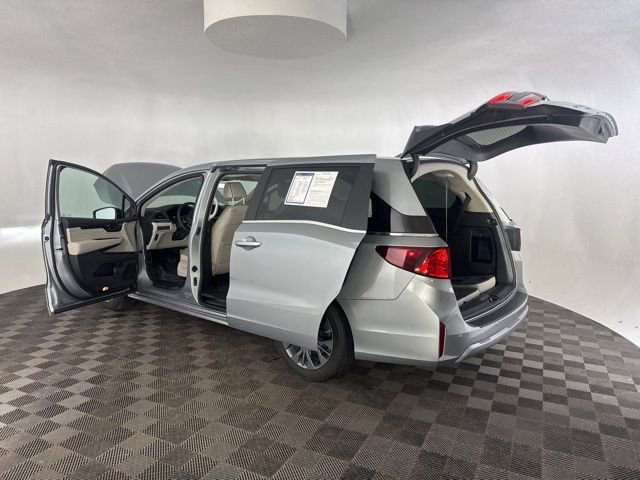 Certified 2026 Honda Odyssey Touring image 21