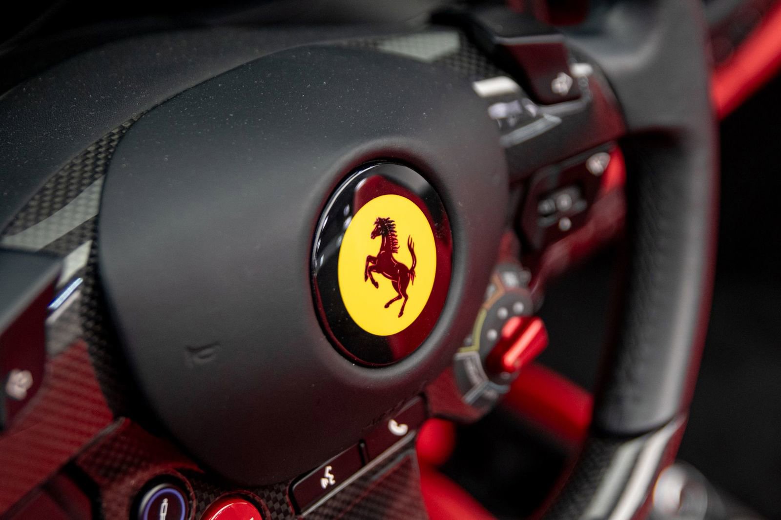 Used 2022 Ferrari F8 Tributo RWD image 24