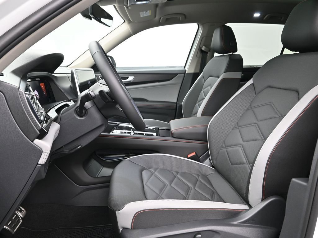 New 2025 Volkswagen Atlas Peak Edition SE image 11