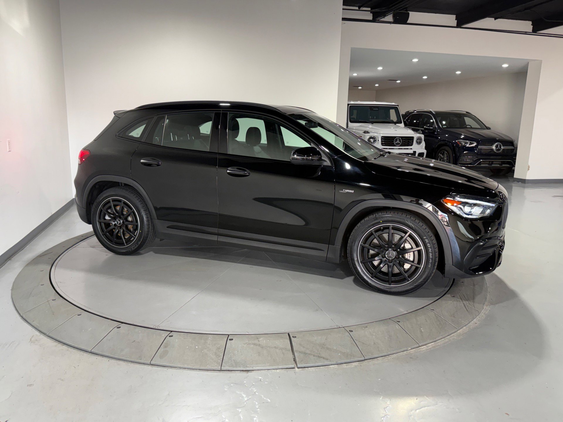 Used 2022 Mercedes-Benz GLA 35 AMG 4MATIC w/ Premium Package Lite image 21