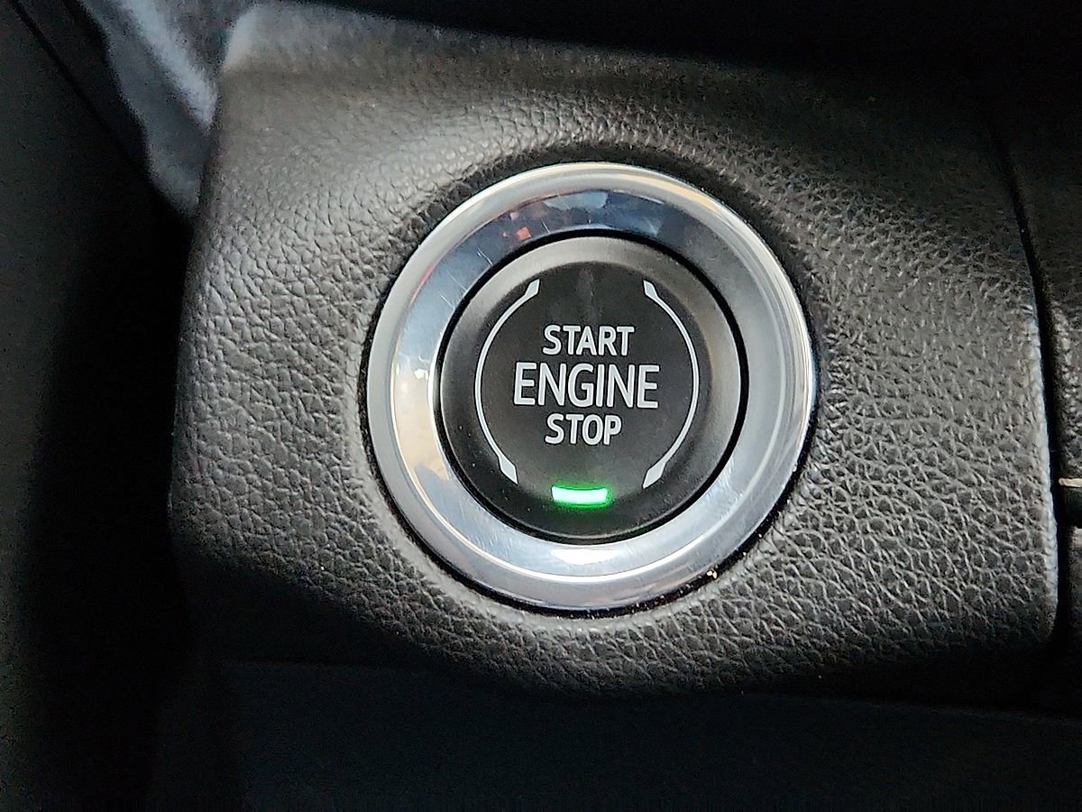 Used 2023 Buick Envision Essence w/ Sport Touring Package AWD/4WD image 8