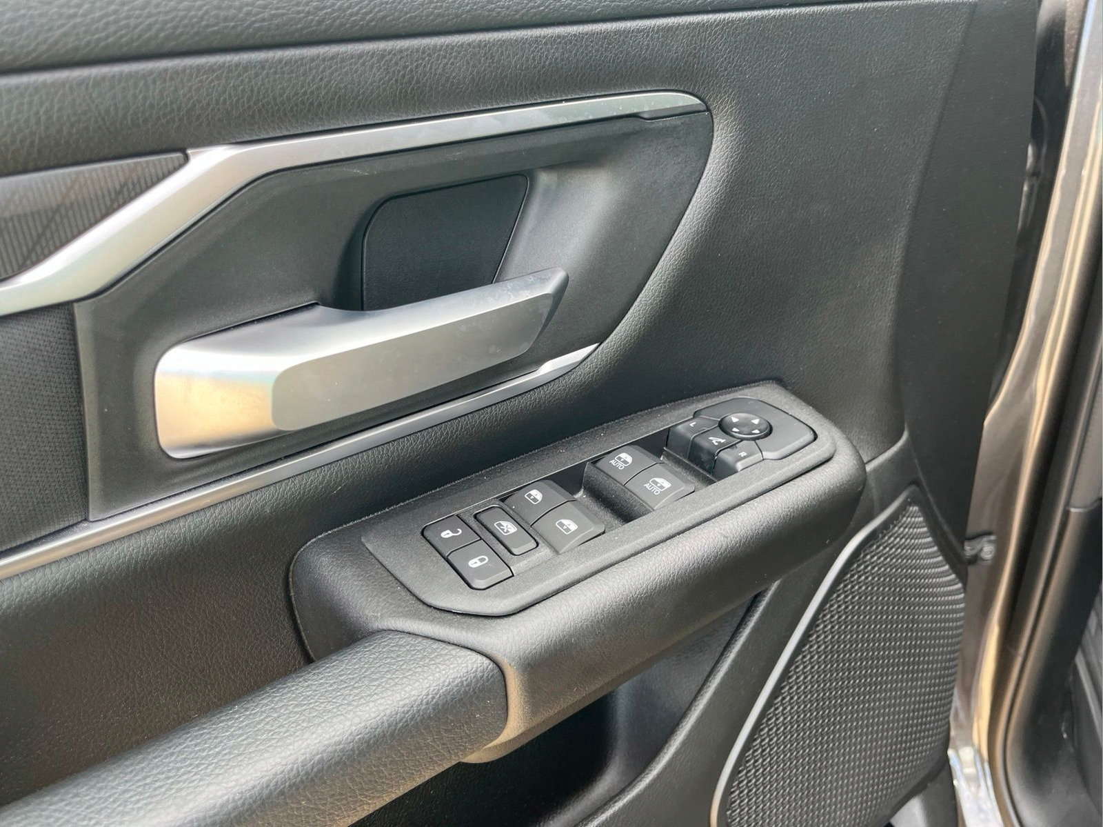 Used 2025 RAM 1500 Big Horn AWD/4WD image 11