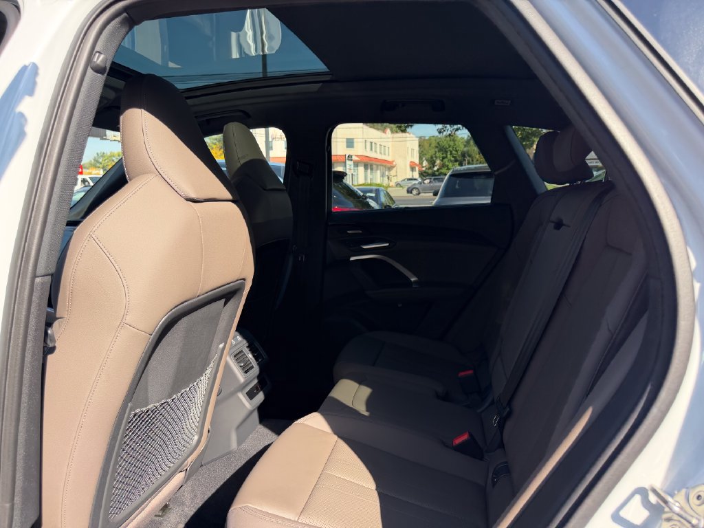 Used 2025 Audi Q5 Premium Plus w/ Premium Plus AWD/4WD image 26