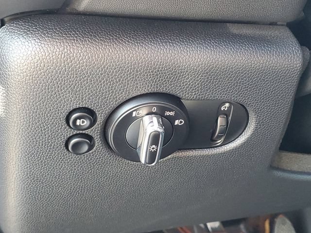 Used 2020 MINI Cooper 4-Door Hardtop FWD image 8