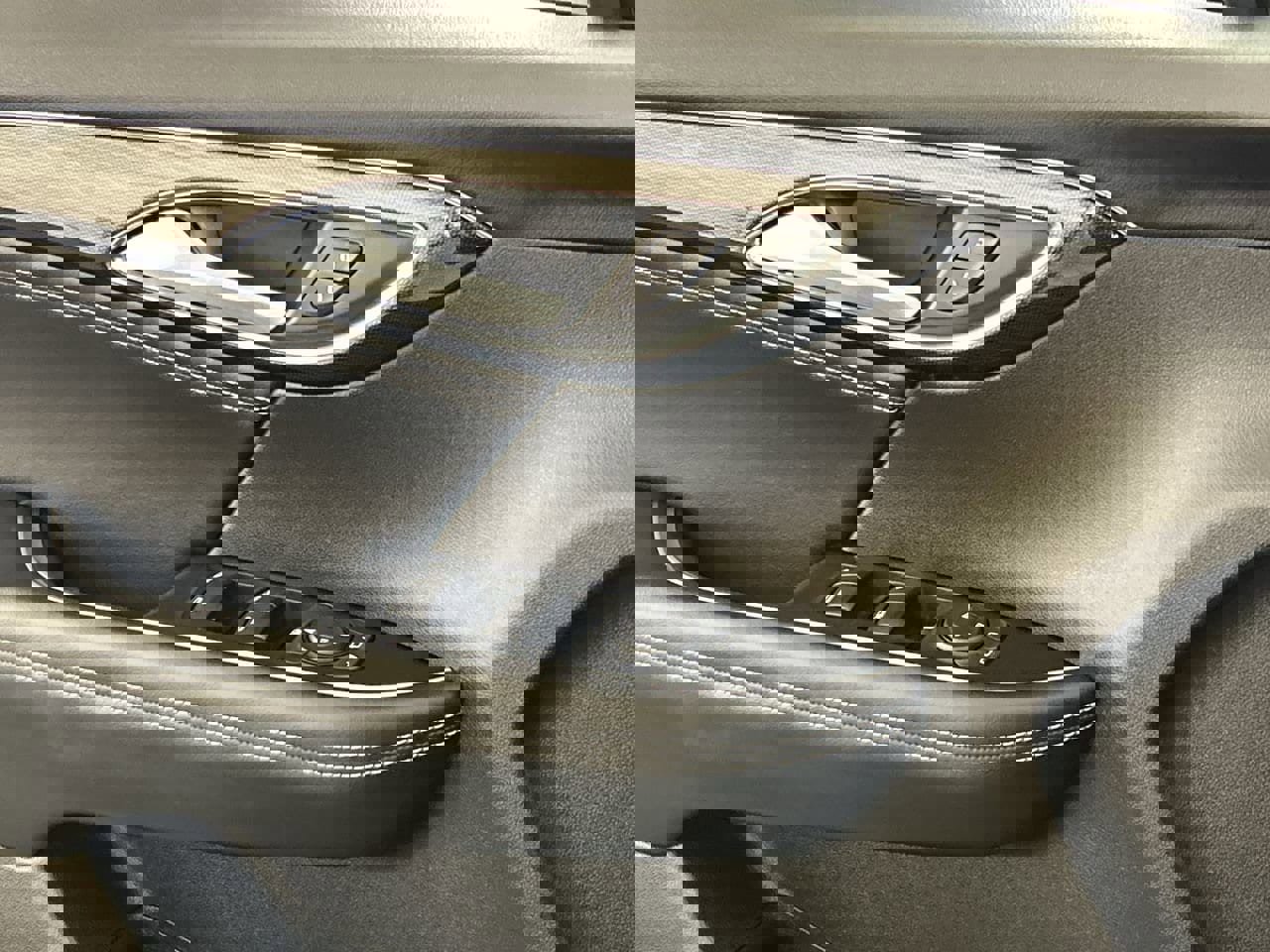 Used 2022 Buick Envision Preferred w/ Safety Package image 19