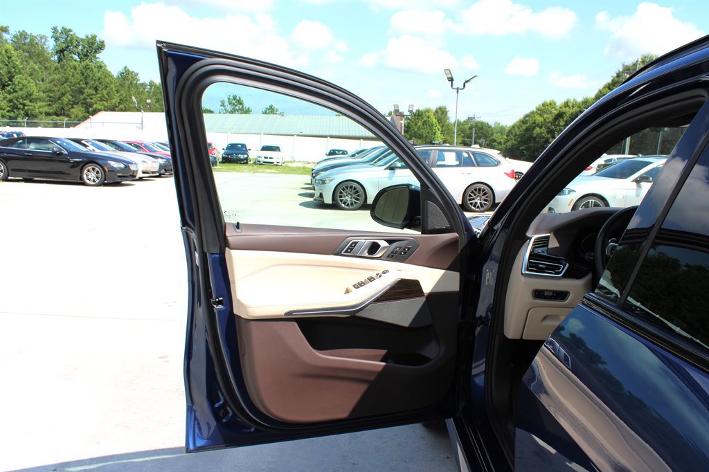 Used 2019 BMW X5 xDrive50i w/ M Sport Package AWD/4WD image 36