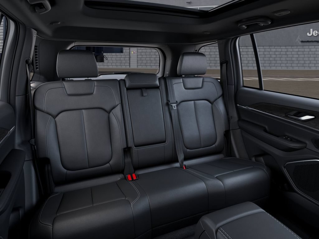 New 2026 Jeep Grand Cherokee Limited w/ Limited Altitude Package AWD/4WD image 15