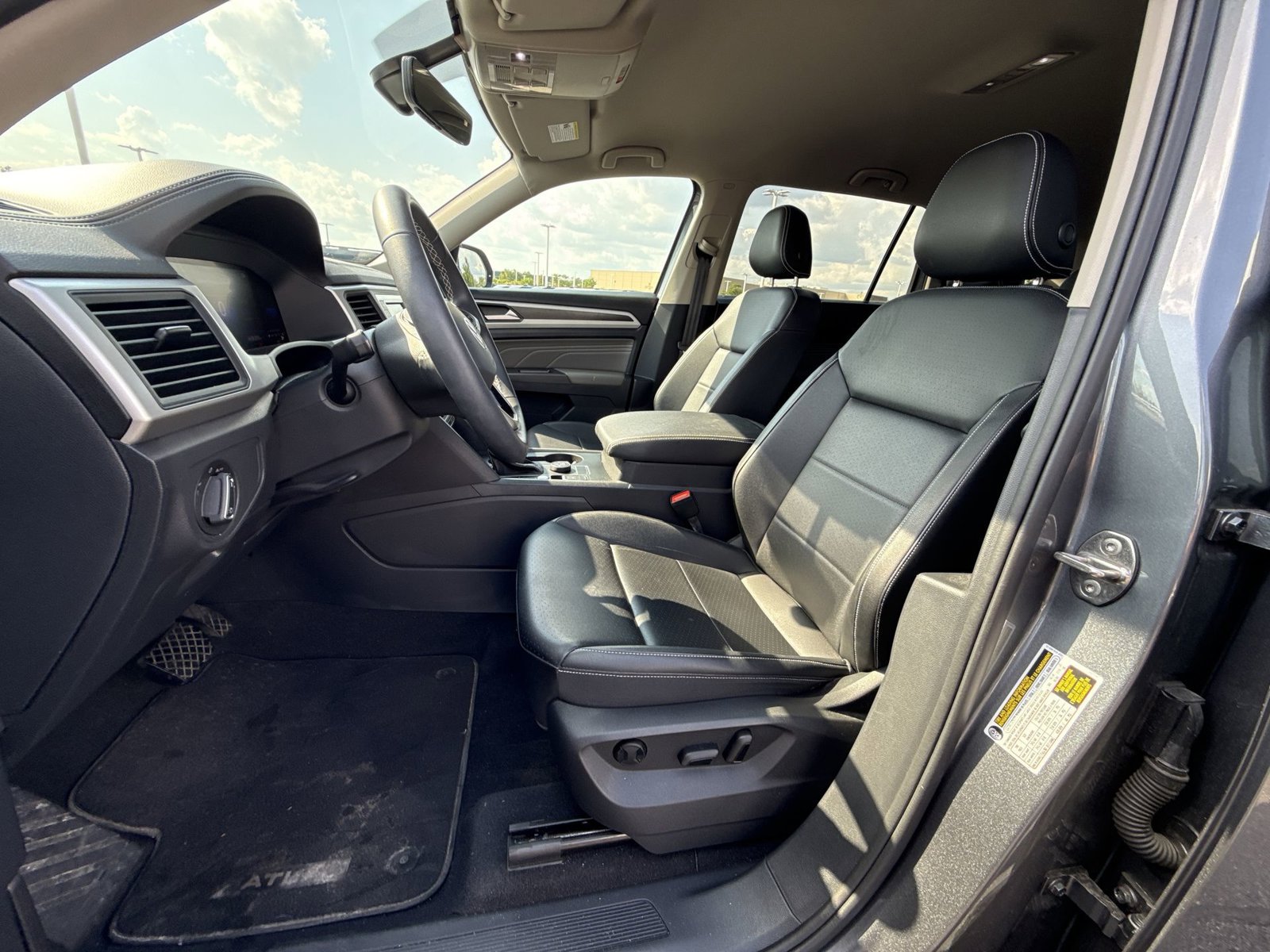 Used 2023 Volkswagen Atlas SE AWD/4WD image 14