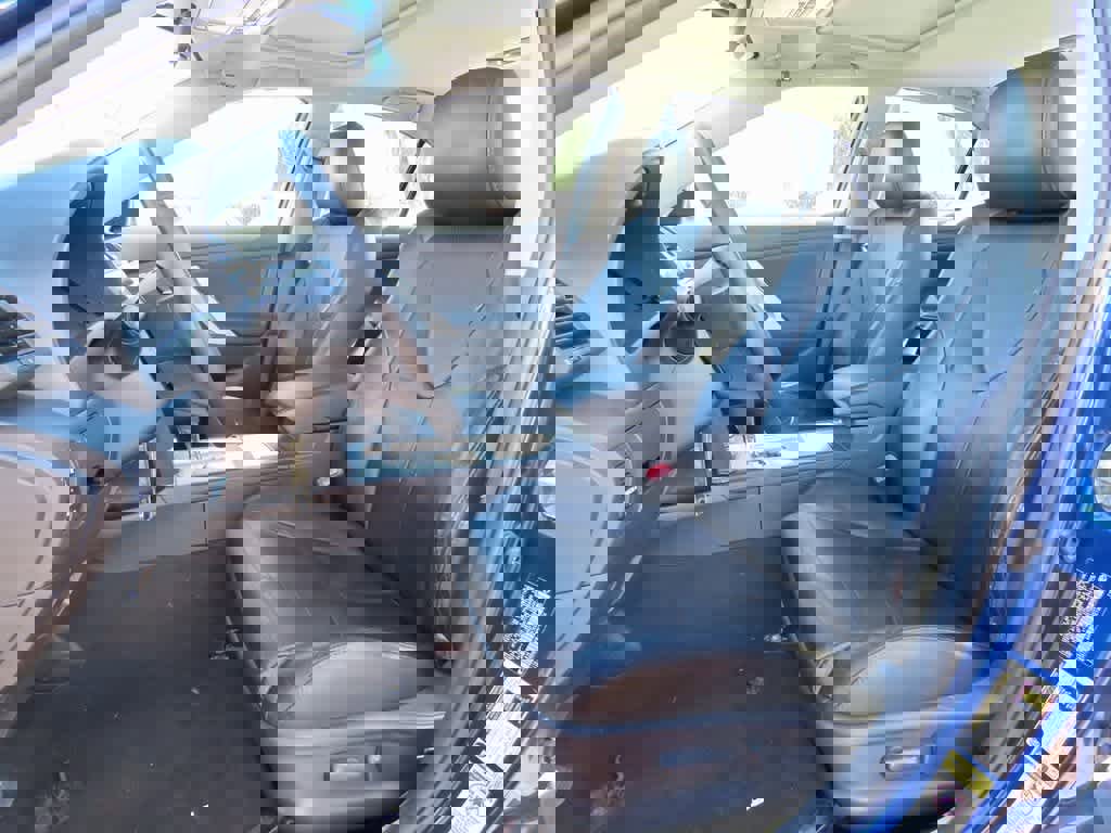 Used 2010 Toyota Camry LE image 11