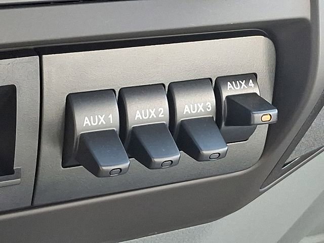 Used 2023 Ford F650 2WD Regular Cab Super Duty image 25