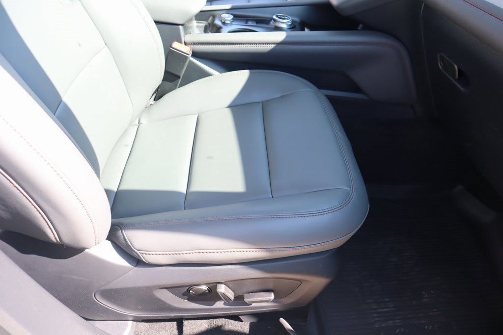 New 2025 Ford Explorer Active w/ Active Comfort Package image 15