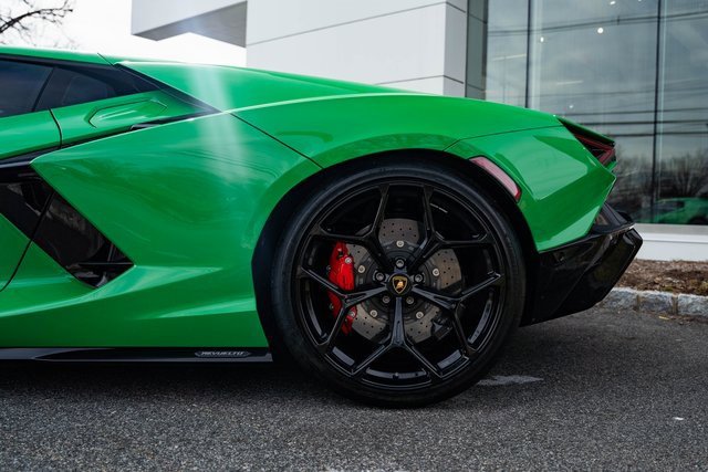 Used 2024 Lamborghini Revuelto image 15