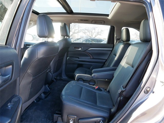 Used 2018 Toyota Highlander Limited Platinum image 17