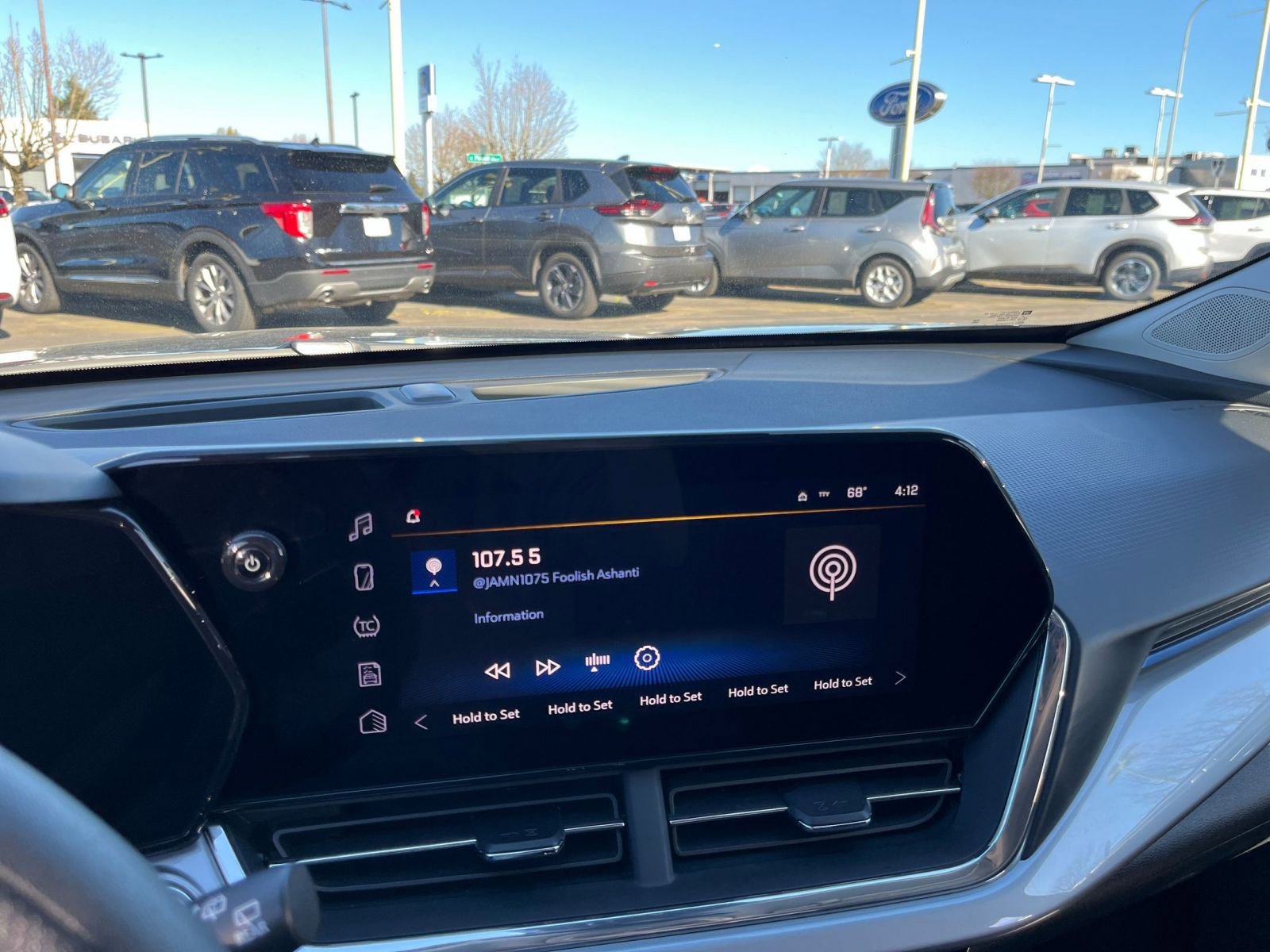 Used 2025 Chevrolet Trax LT FWD image 17