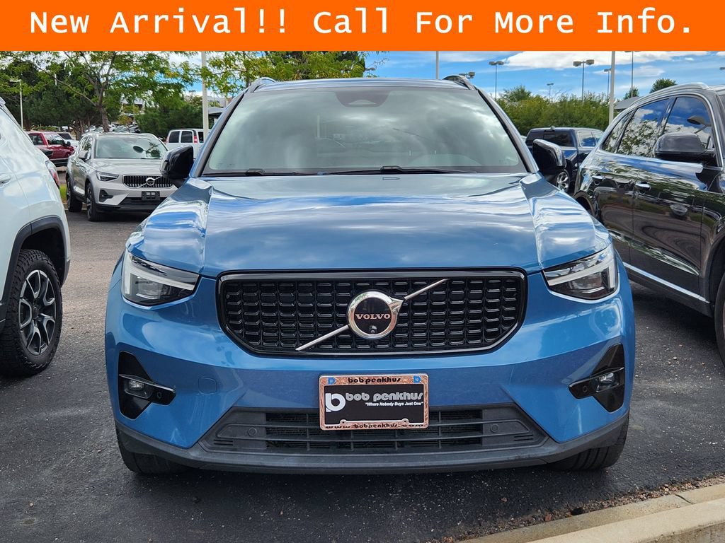 Used 2024 Volvo XC40 B5 Plus w/ Climate Package AWD/4WD image 3