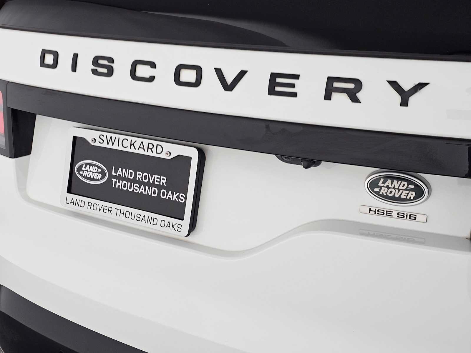 Used 2017 Land Rover Discovery HSE AWD/4WD image 14