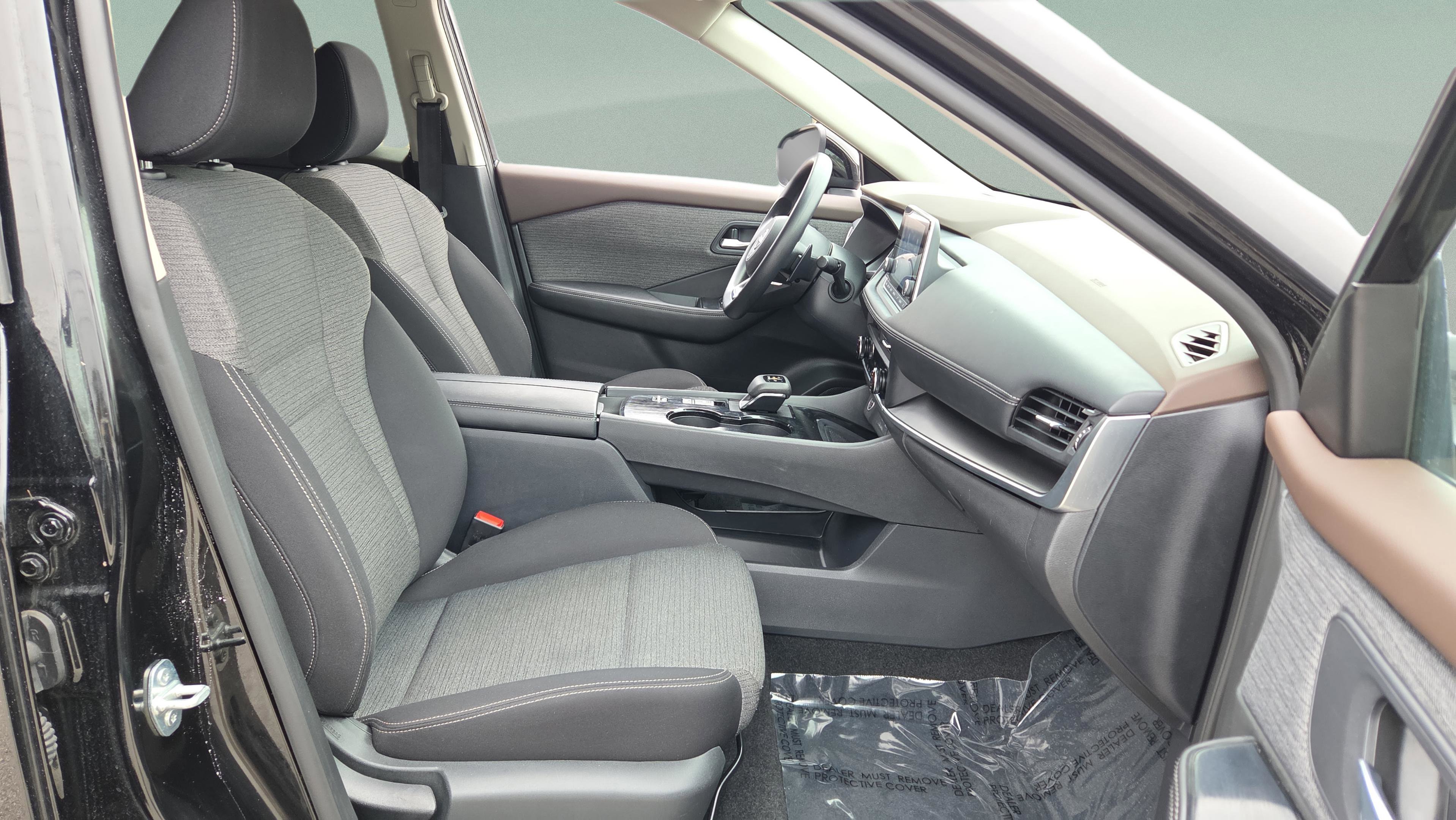 Used 2023 Nissan Rogue SV image 23