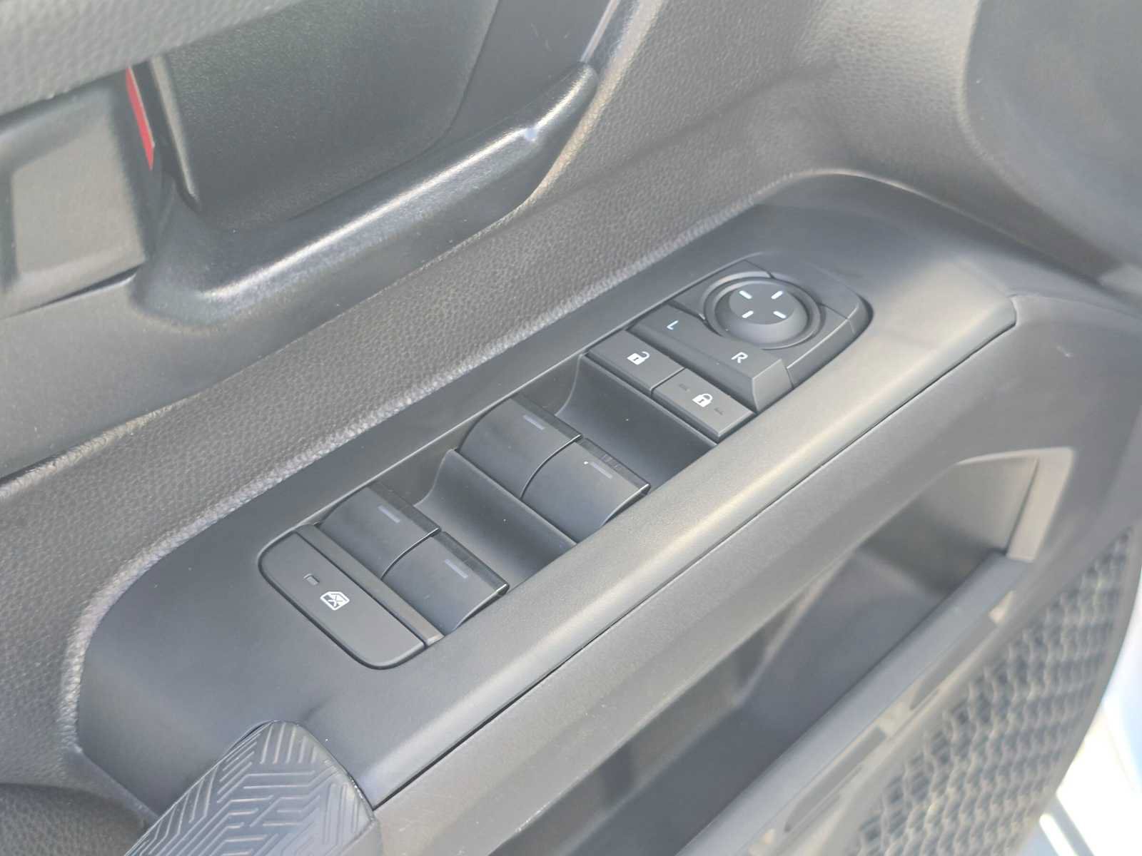 Certified 2025 Toyota Tacoma SR5 AWD/4WD image 23