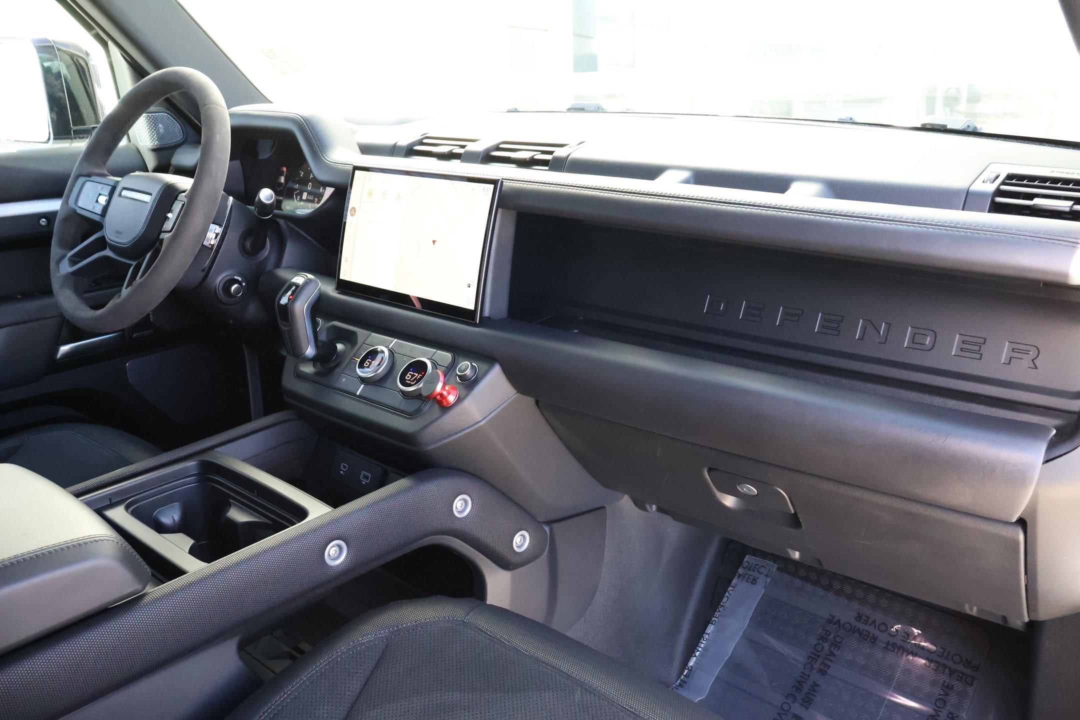 Certified 2023 Land Rover Defender 110 V8 image 32