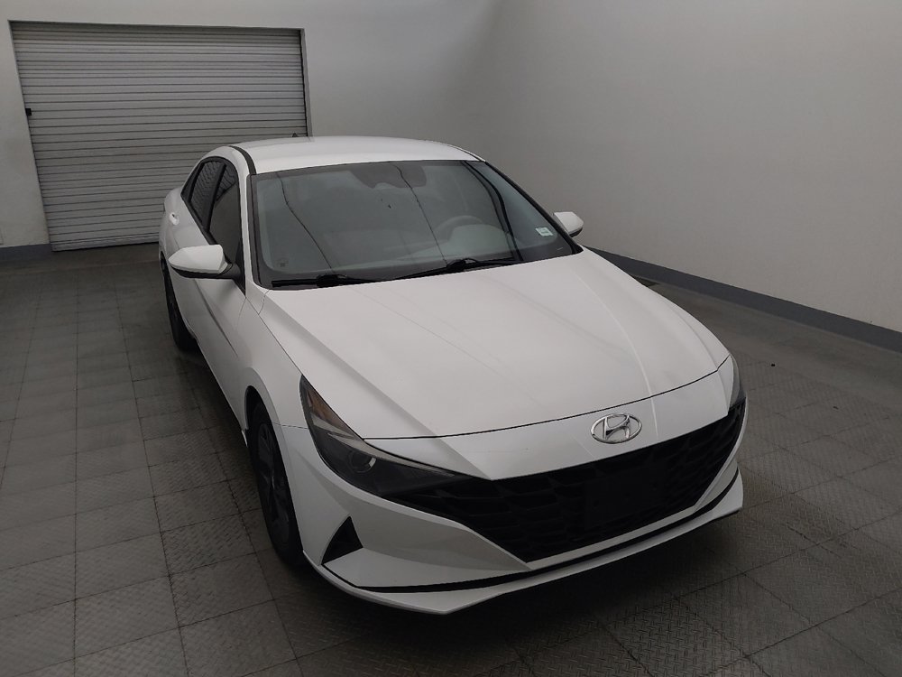 Used 2022 Hyundai Elantra SEL FWD image 14