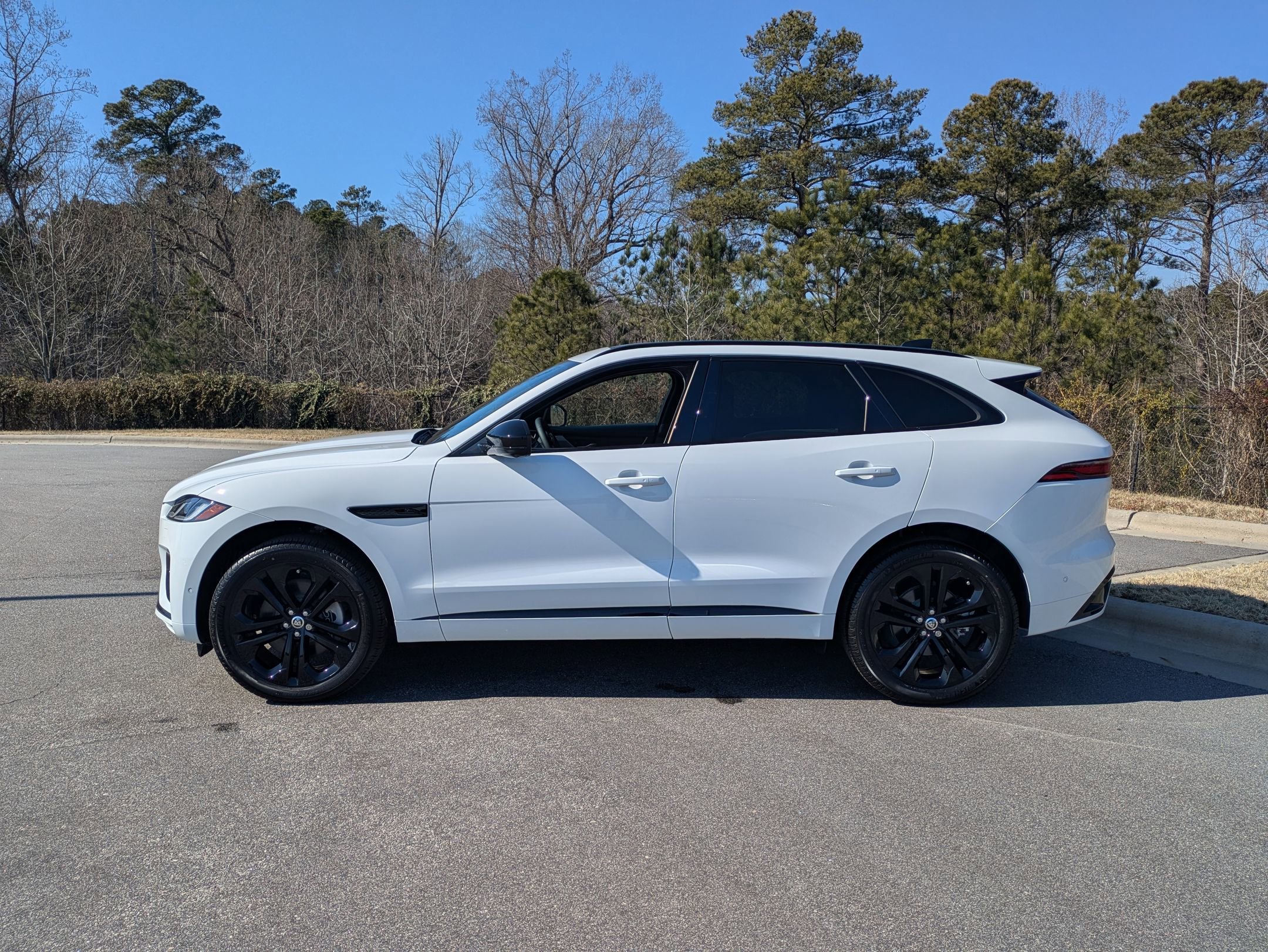 New 2026 Jaguar F-PACE R-Dynamic S image 8