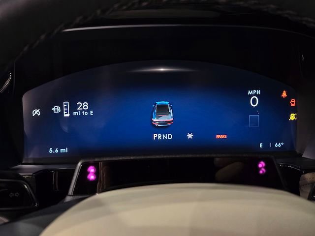 New 2025 Lincoln Corsair Reserve w/ Equipment Group 202A image 24