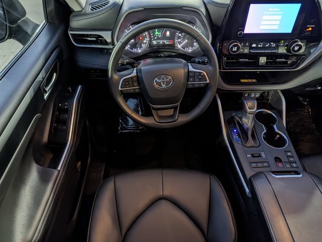 Used 2026 Toyota Highlander XLE AWD/4WD image 12