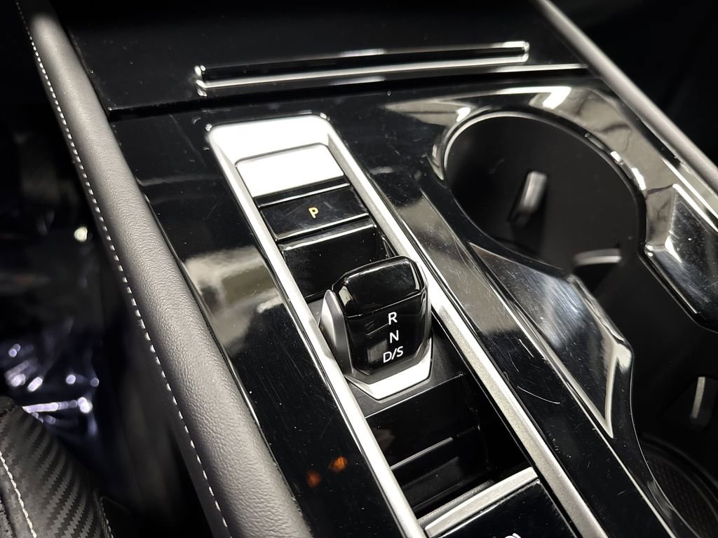 Used 2025 Volkswagen Atlas Cross Sport SE image 20