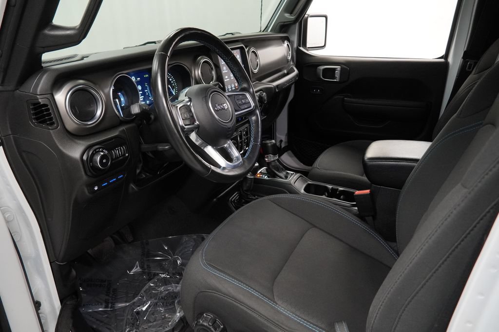 Used 2022 Jeep Wrangler Unlimited Rubicon 4xe w/ Dual Top Group AWD/4WD image 18