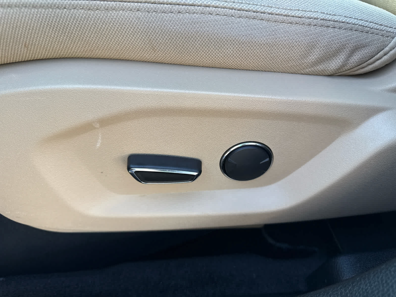 Used 2017 Ford Explorer FWD image 12
