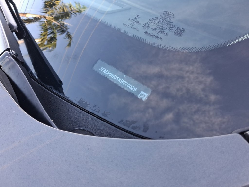 Used 2019 Ford Fusion SE FWD image 28