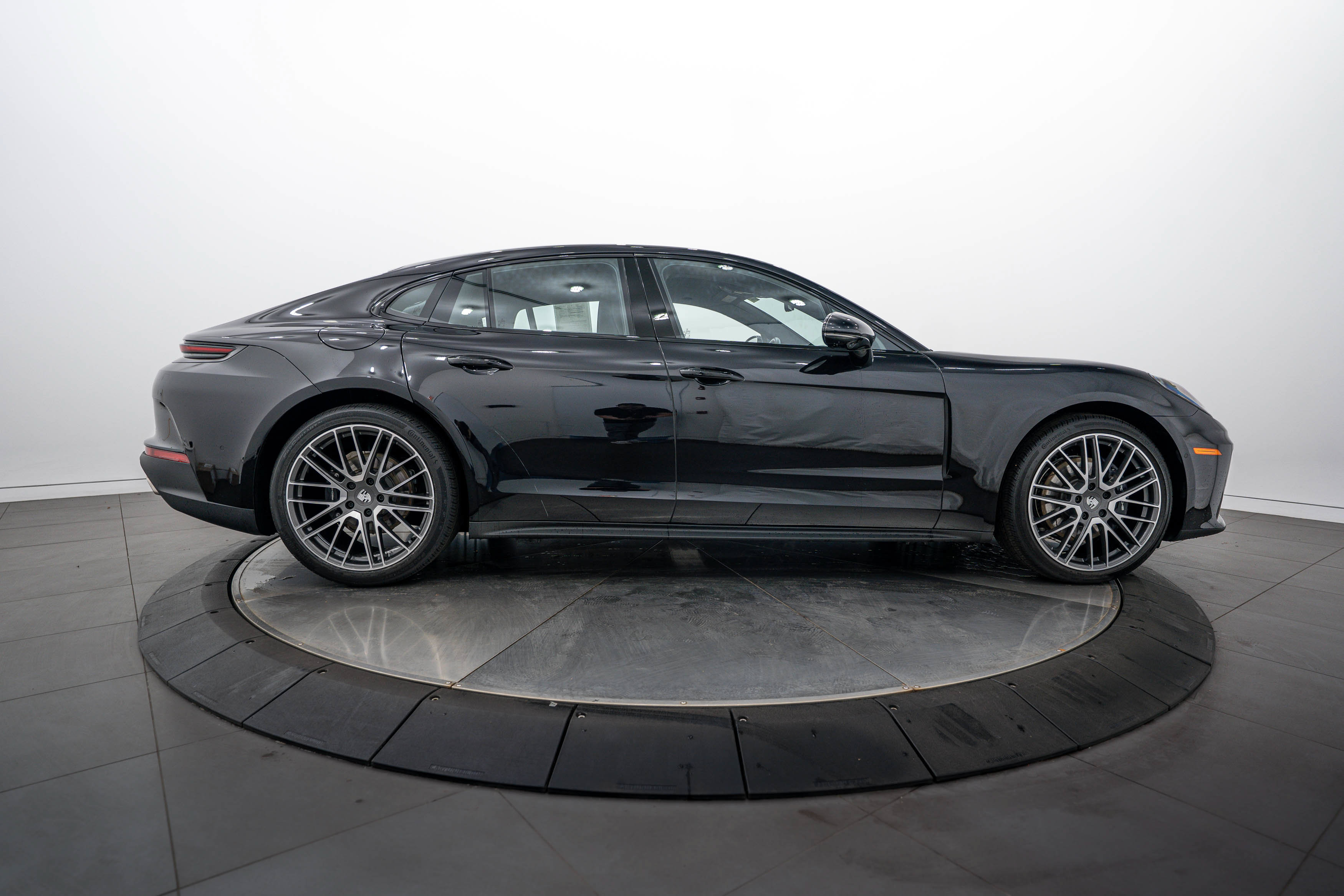 Certified 2026 Porsche Panamera 4 AWD/4WD image 8