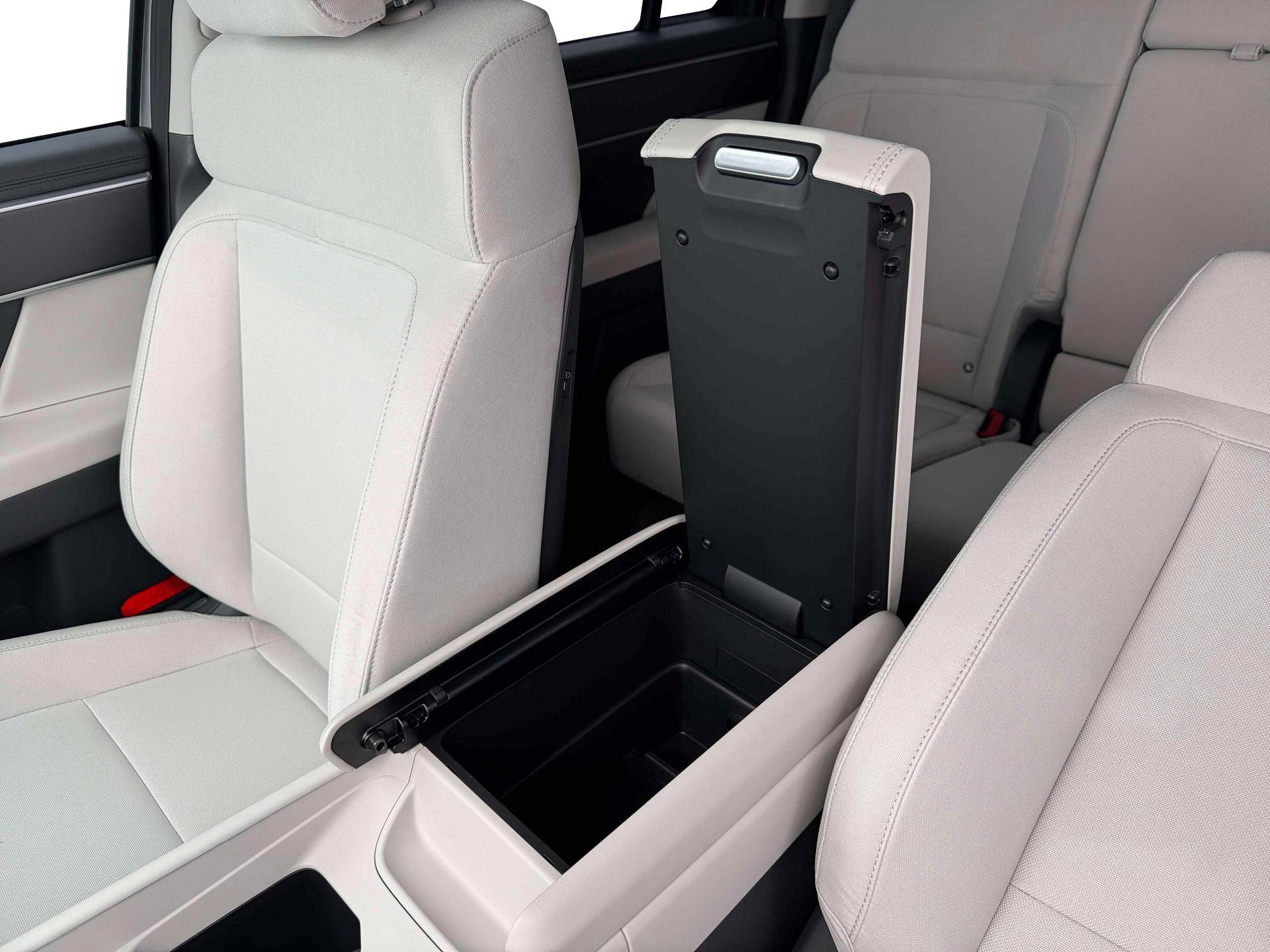 New 2026 Hyundai Santa Fe SE image 18