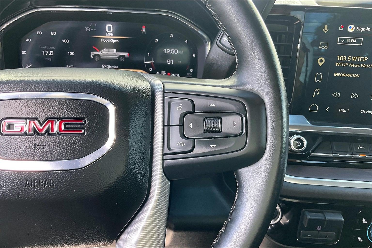 Used 2025 GMC Sierra 1500 SLT AWD/4WD image 24