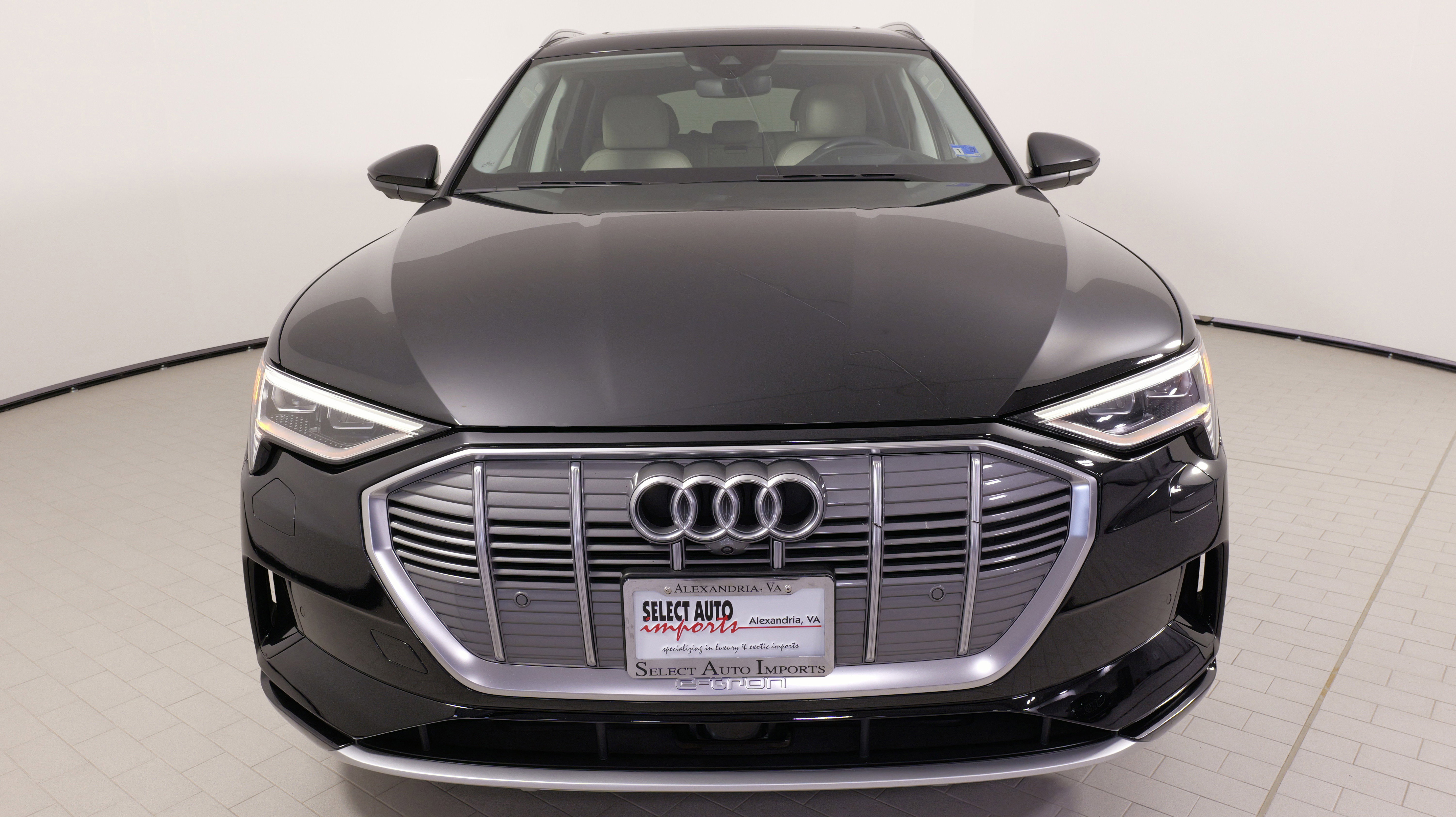 Used 2019 Audi e-tron Prestige w/ Prestige Package image 6