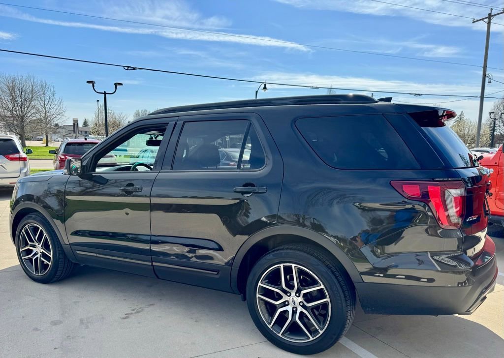 Used 2017 Ford Explorer Sport w/ Equipment Group 401A AWD/4WD image 4