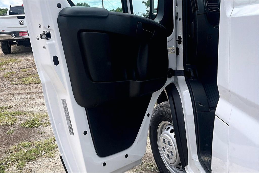 New 2024 RAM ProMaster 2500 w/ Convenience Group FWD image 13