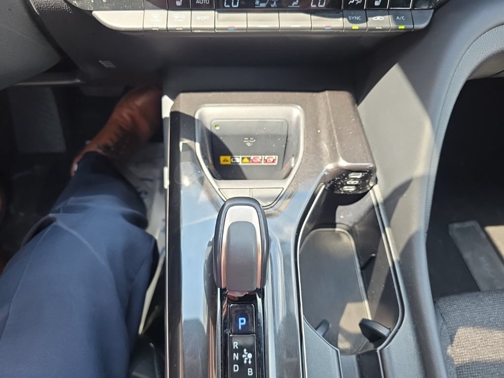 Used 2024 Toyota Crown AWD/4WD image 24