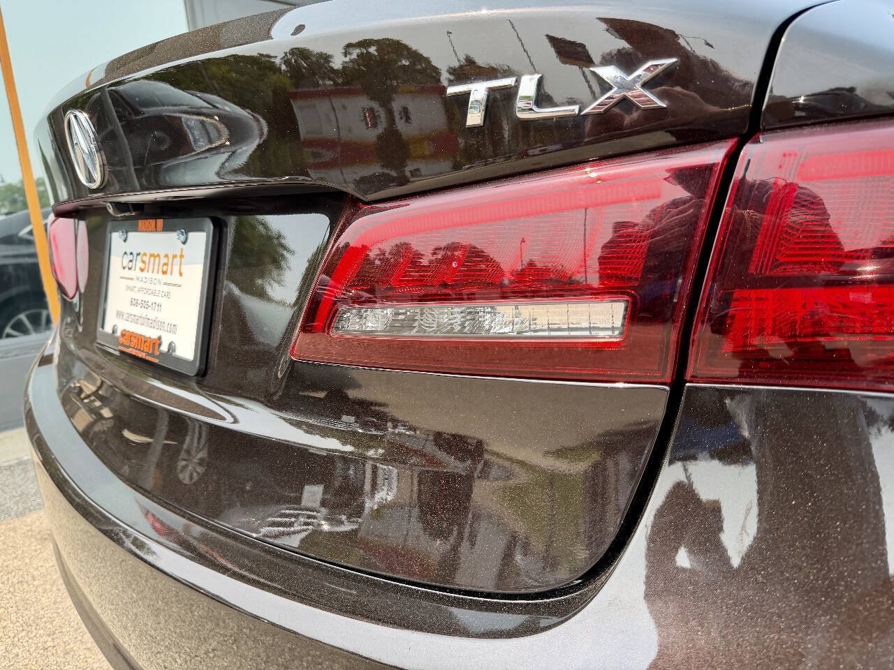 Used 2016 Acura TLX w/ Technology Package FWD image 9