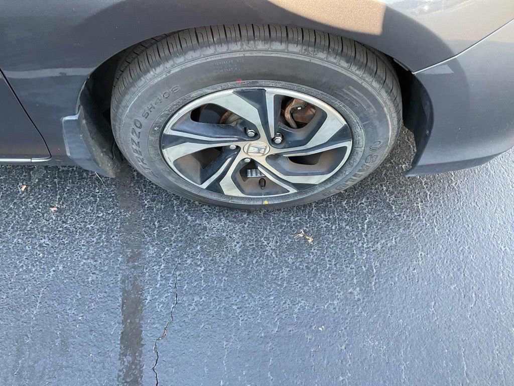 Used 2017 Honda Accord LX image 2