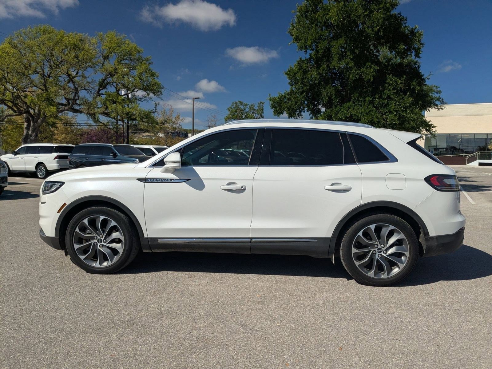 Used 2023 Lincoln Nautilus Reserve w/ Luxury Package FWD image 6
