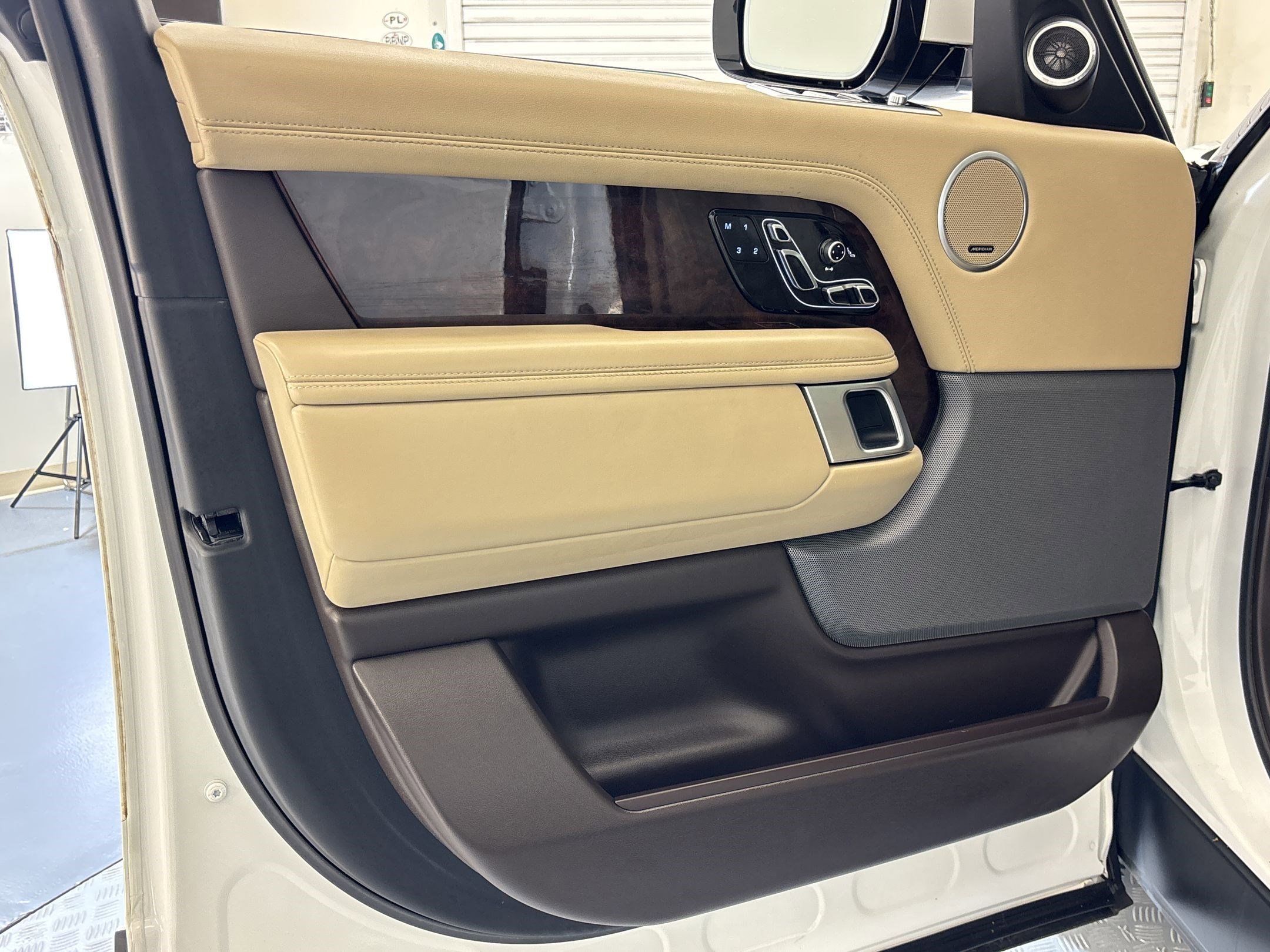 Used 2020 Land Rover Range Rover HSE AWD/4WD image 10