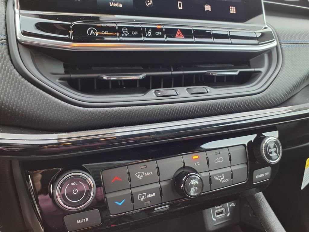 New 2026 Jeep Compass Latitude image 7